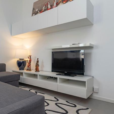 Cosy 1 Bed Flat With Terrace Lägenhet Milano Exteriör bild