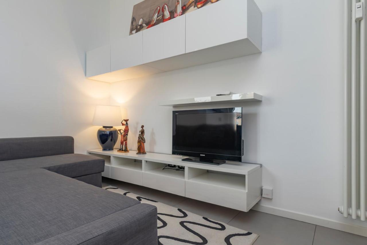 Cosy 1 Bed Flat With Terrace Lägenhet Milano Exteriör bild
