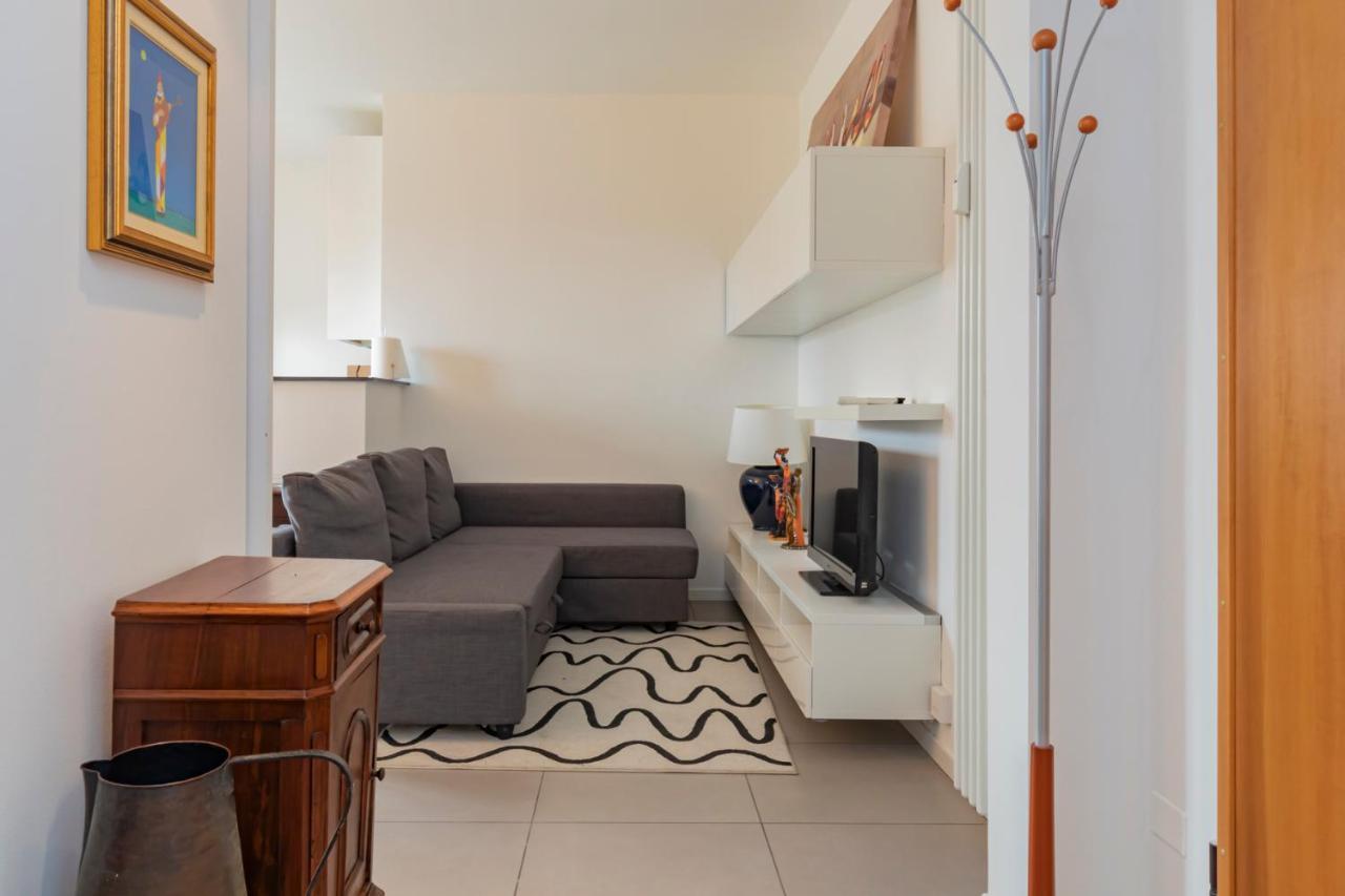 Cosy 1 Bed Flat With Terrace Lägenhet Milano Exteriör bild