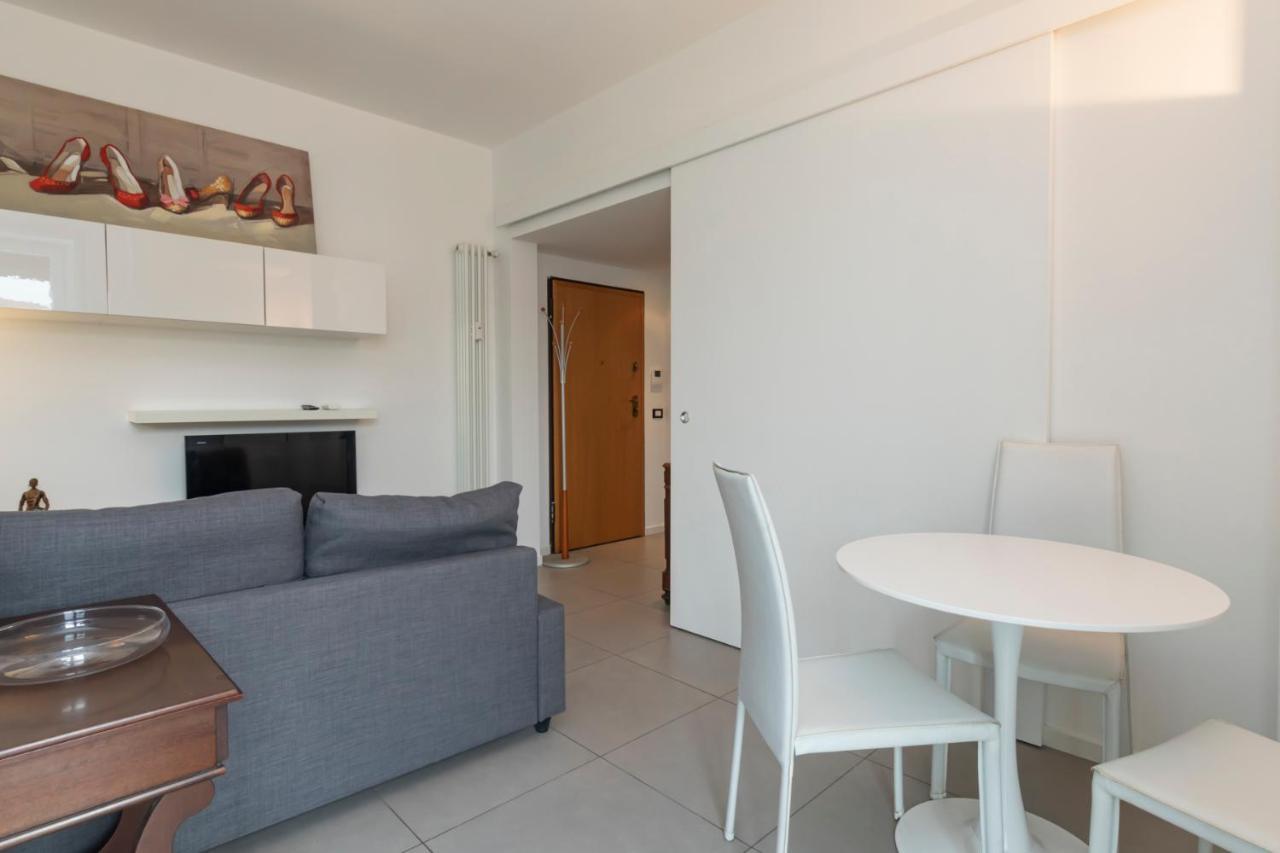 Cosy 1 Bed Flat With Terrace Lägenhet Milano Exteriör bild