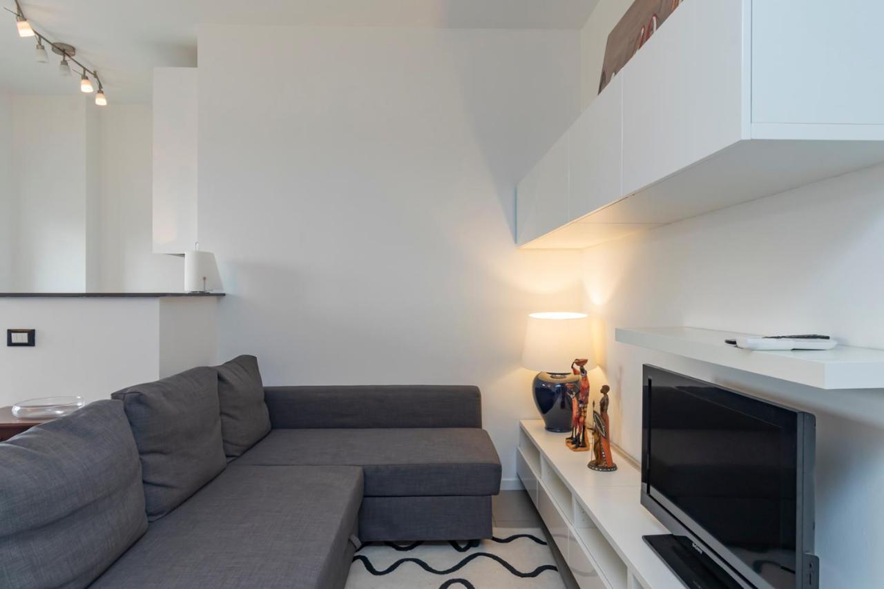Cosy 1 Bed Flat With Terrace Lägenhet Milano Exteriör bild